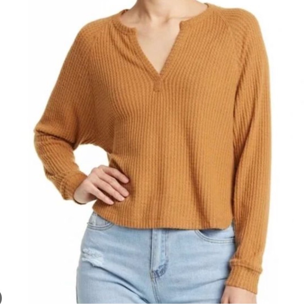 Abound BNWOT notched neck waffle knit top, size M.